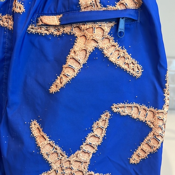 Boys VILEBREQUIN starfish swim shorts - Picture 4 of 10